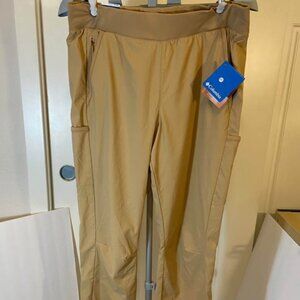 Columbia Women’s Straight Leg Active Pants – Size L – Tan | NWT